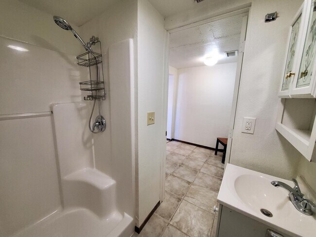 Building Photo - 515 S O'Leary St