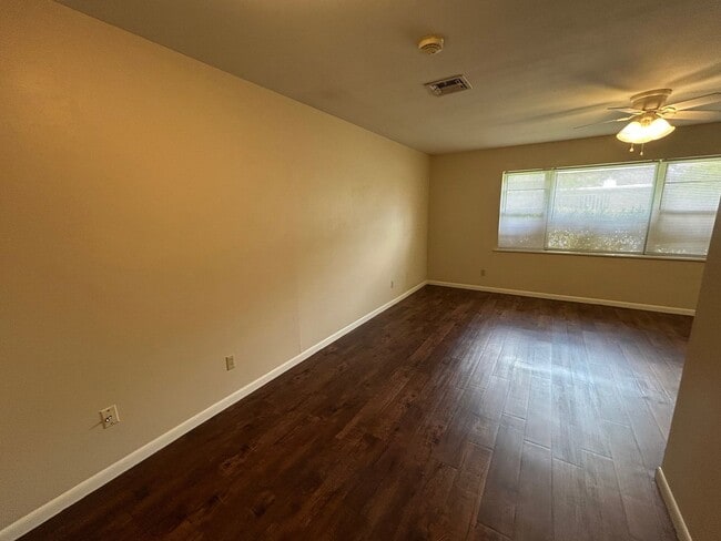 Building Photo - Beautiful Corner Lot Living