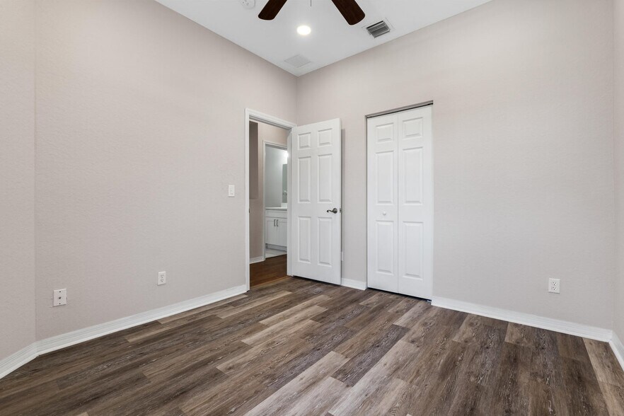 Building Photo - 3051 Grandiflora Dr