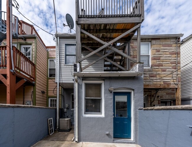 Building Photo - 5 N Linwood Ave