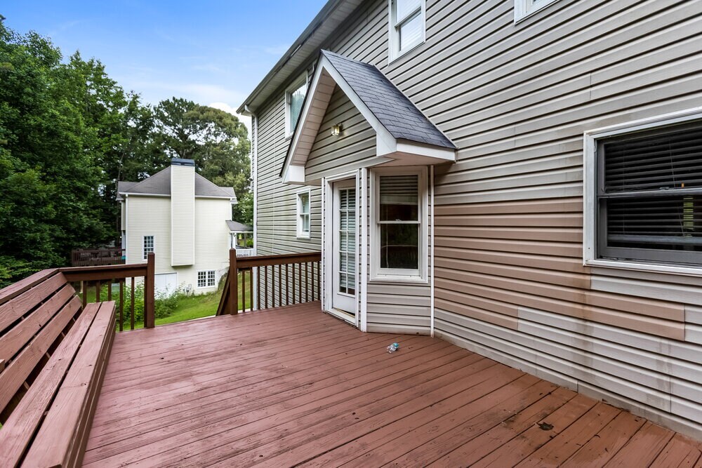 Building Photo - 815 Tynsdale Dr