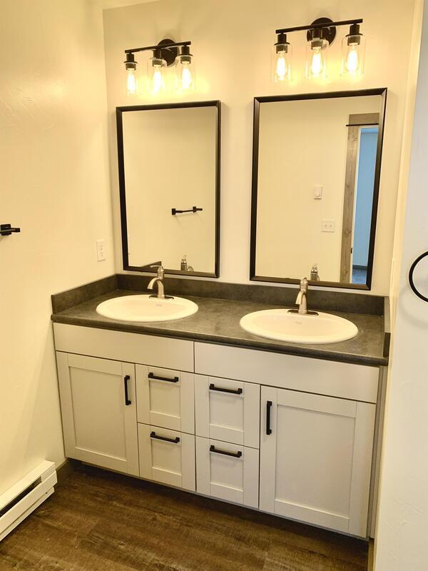 Building Photo - 3355 Blackbird Wy