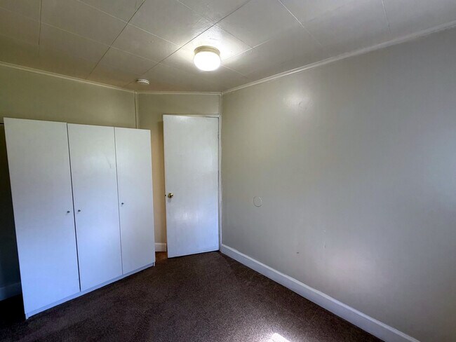 Building Photo - 1311 S 3rd Ave