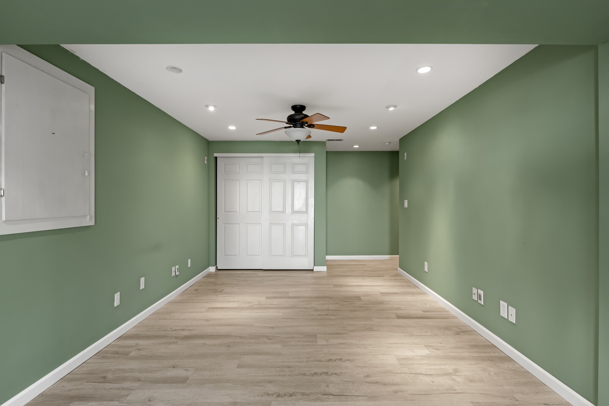 Building Photo - 576 Donna Marie Dr