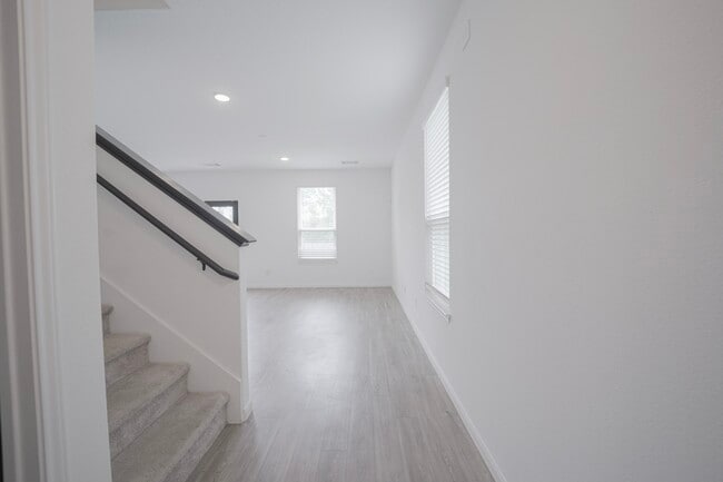 Building Photo - 10622 Cashew Run Ln