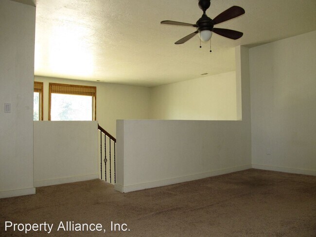 Building Photo - 5 br, 4 bath House - 115 Aspen Terrace