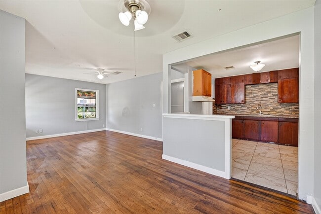 Building Photo - 3918 Tavenor Ln