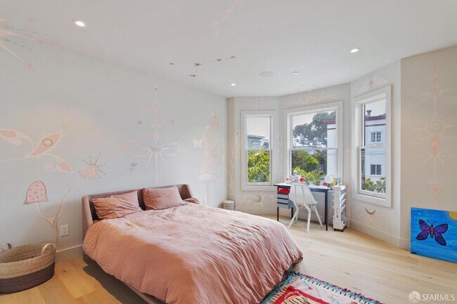 Building Photo - 754 Lake St