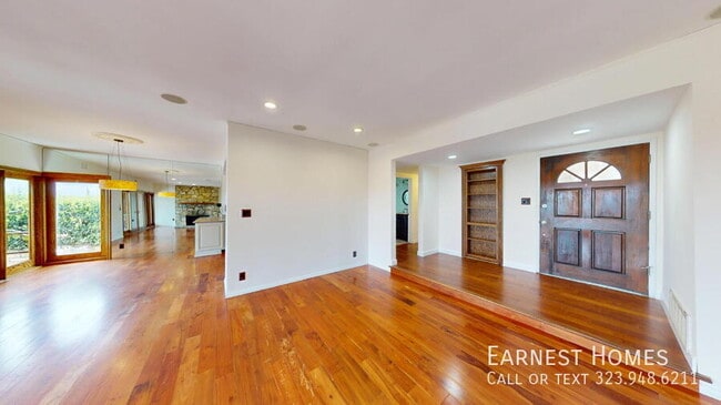 Building Photo - 4535 San Blas Ave