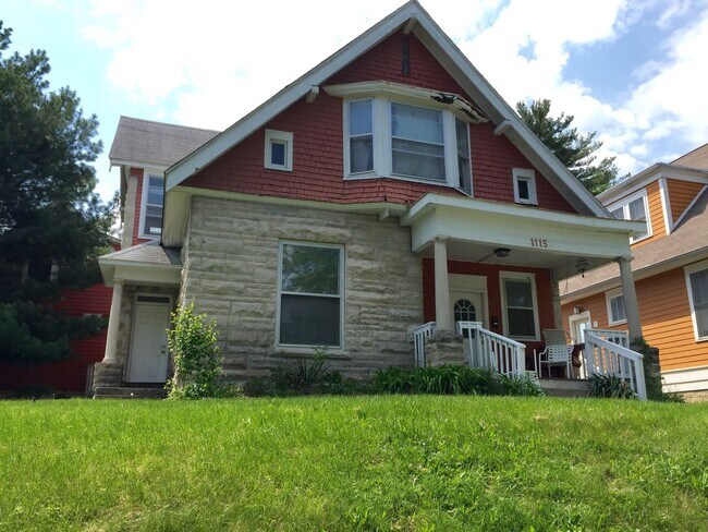 Primary Photo - 1115 N College Ave