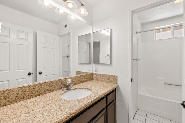 Building Photo - 4BD/2BA Ranch Style Home w/Private Yard, 2...