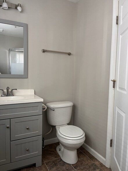 Building Photo - 4625 Rookwood Ave