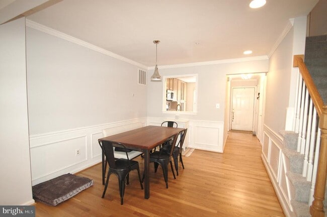 Building Photo - 539 Tschiffely Square Rd