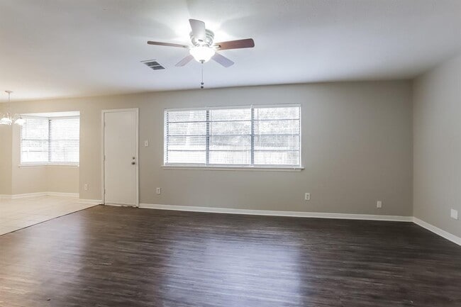 Building Photo - 36 W Bigelow Oak Ct