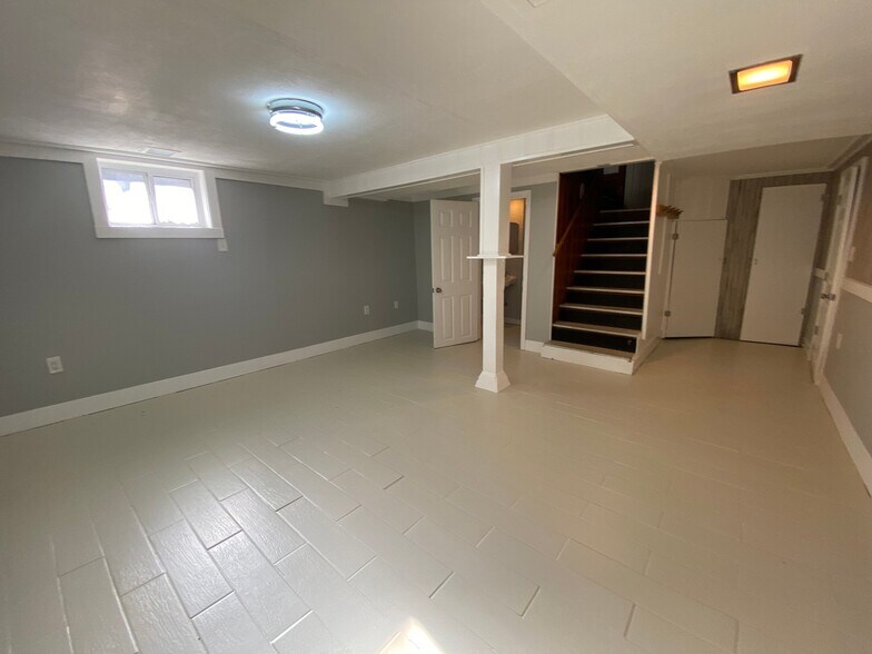 Building Photo - 3400 Milton Dr