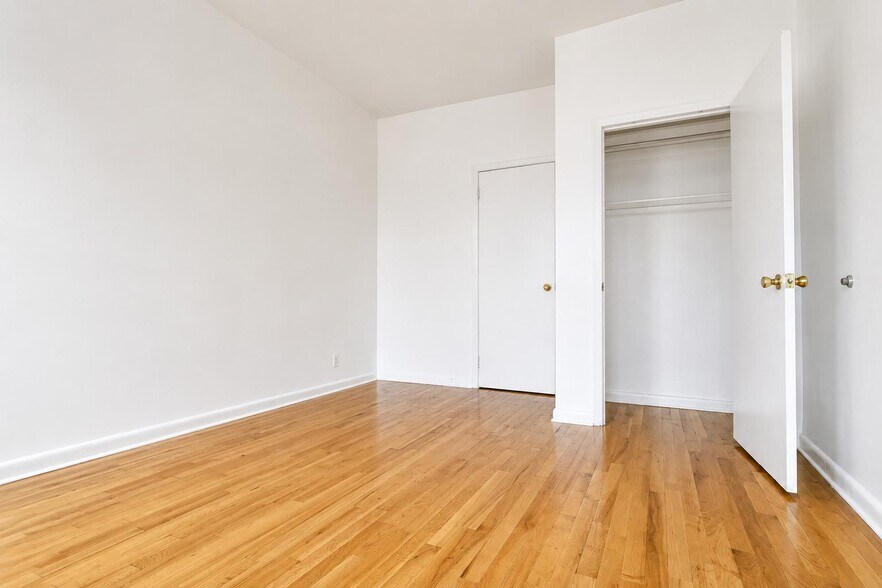 Building Photo - 201 W 105th St