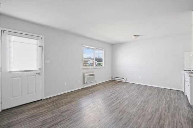 Building Photo - 1210 Major St
