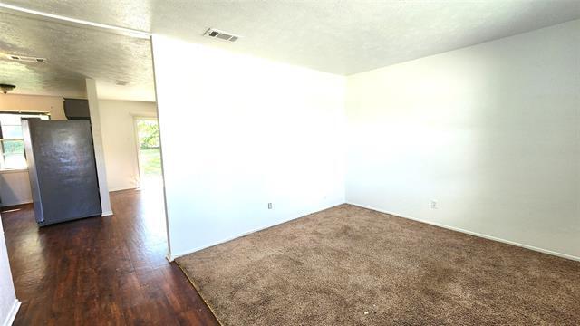 Building Photo - 520 Sweetbriar Dr