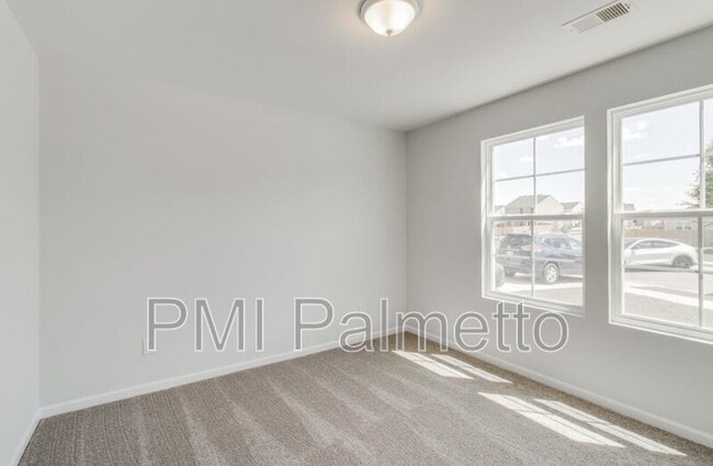 Building Photo - 1015 Crescent Corner Dr