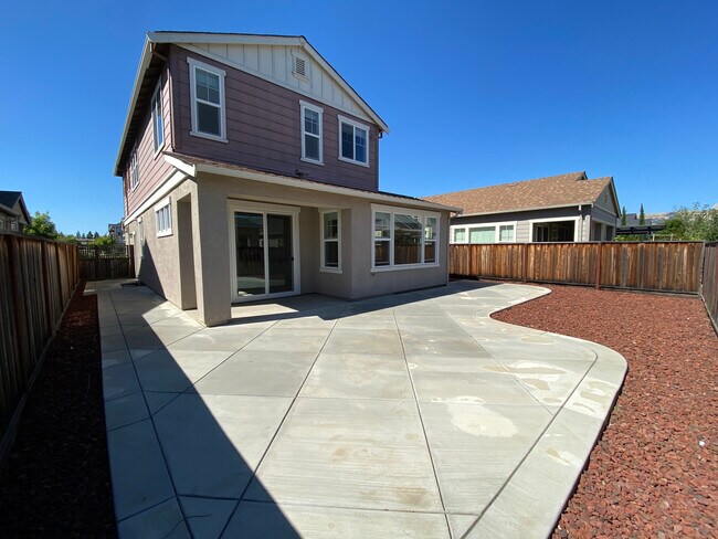 Building Photo - 830 San Bernardo Ln