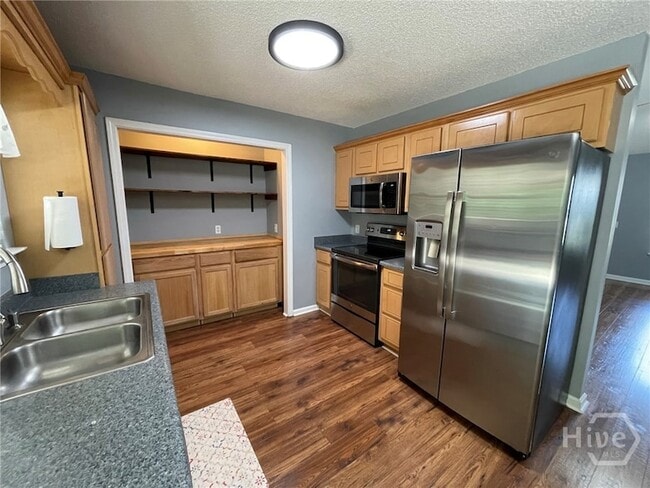 Building Photo - 119 Mustang Dr