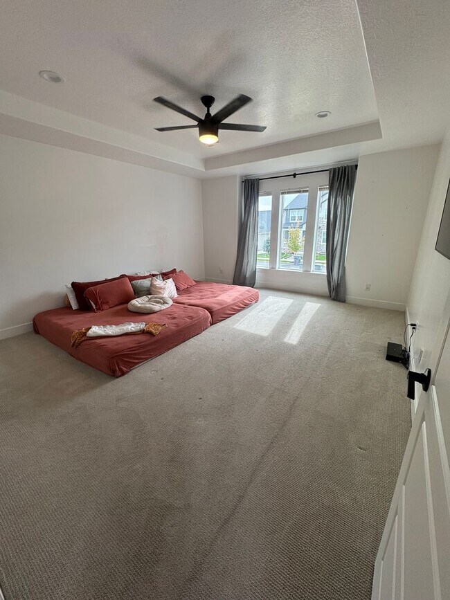 Building Photo - Beautiful Saratoga Springs home for rent!