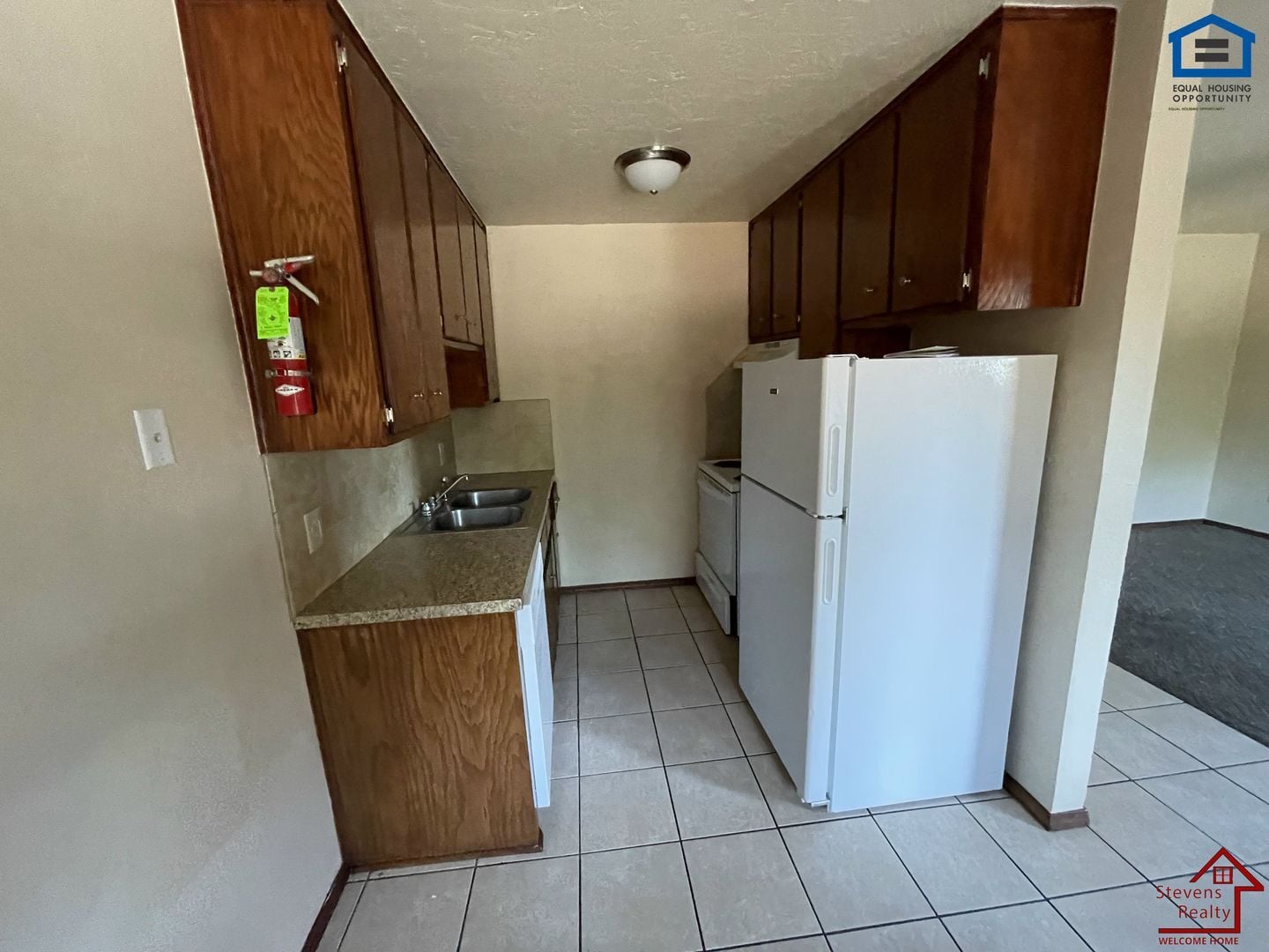 Building Photo - 1912 SW D Ave