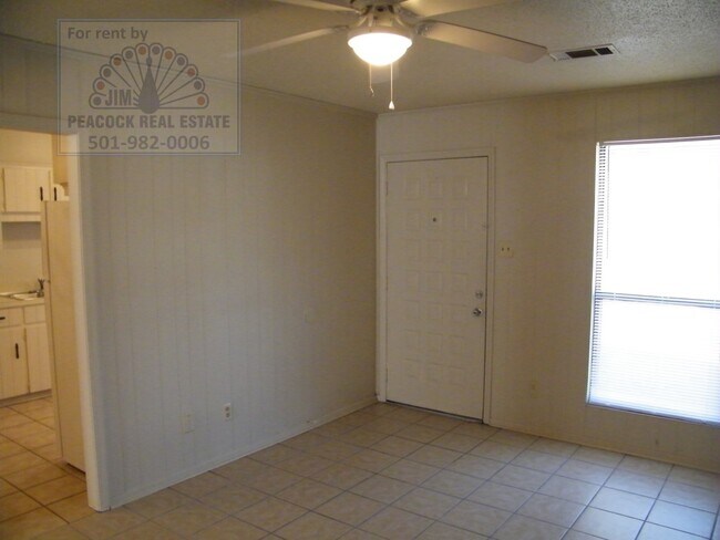 Building Photo - 406 Cherrie Ave