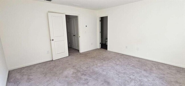 Building Photo - 3488 Cardinal Dr