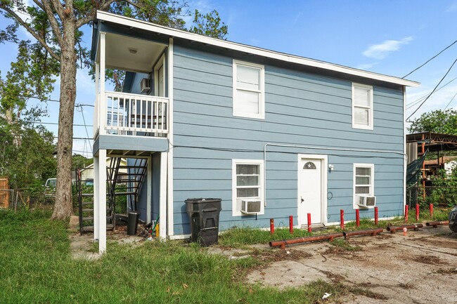 Building Photo - 523 Henke St