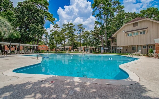Building Photo - 402 Bendwood Dr