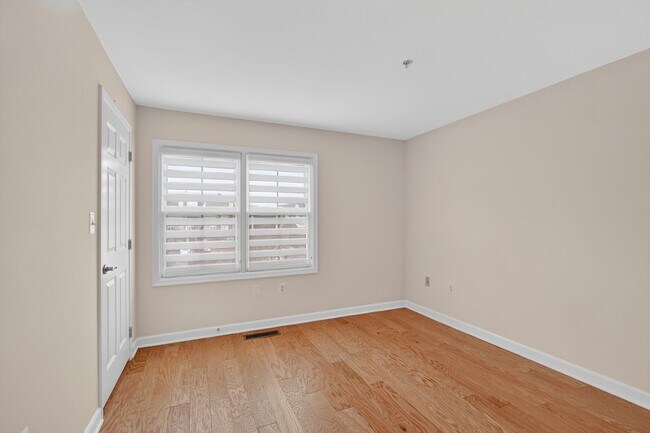 Building Photo - 801 Pleasant Dr