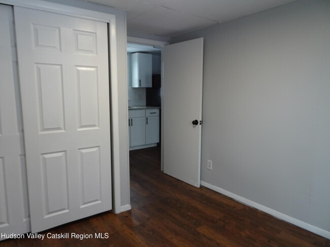 Building Photo - 921-923-923 Columbia St