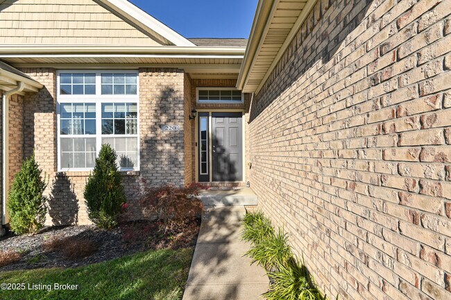 Building Photo - 220 Rockcrest Way