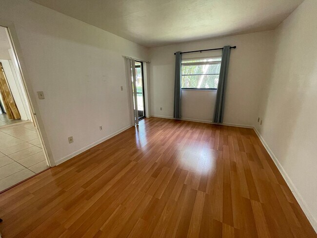 Building Photo - ANNUAL RENTAL - 2 BED / 2 BATH IN PINE HAVEN!