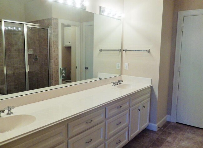 Building Photo - 11315 Main St