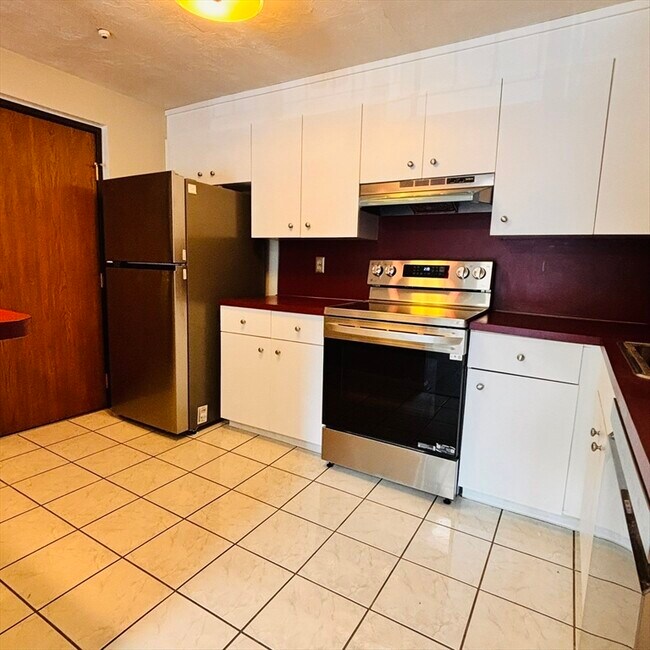 Building Photo - 364 Neponset St