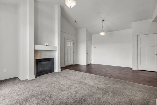 Building Photo - Ranch Landing Condo