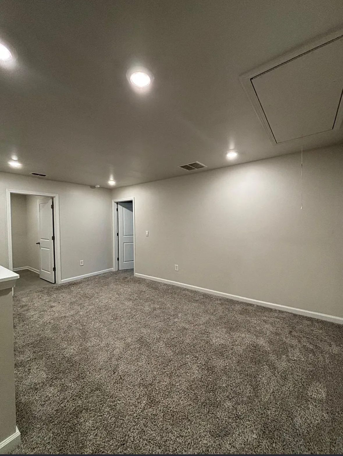 Building Photo - 1247 Sunny Lake Dr