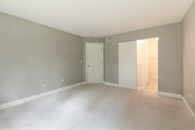 Building Photo - 43 Foxcroft Rd