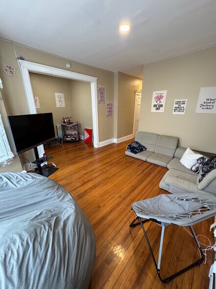 Building Photo - 57 Elberon Pl