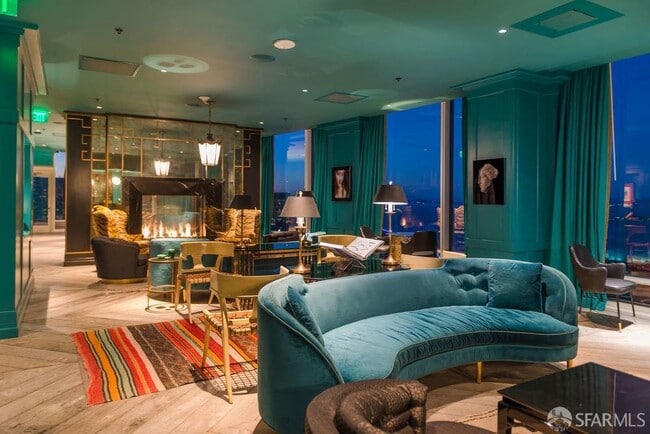 Building Photo - 425 1st St