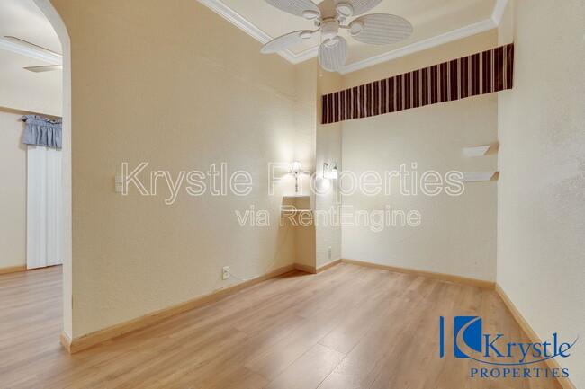 Building Photo - 20 Knoll Dr