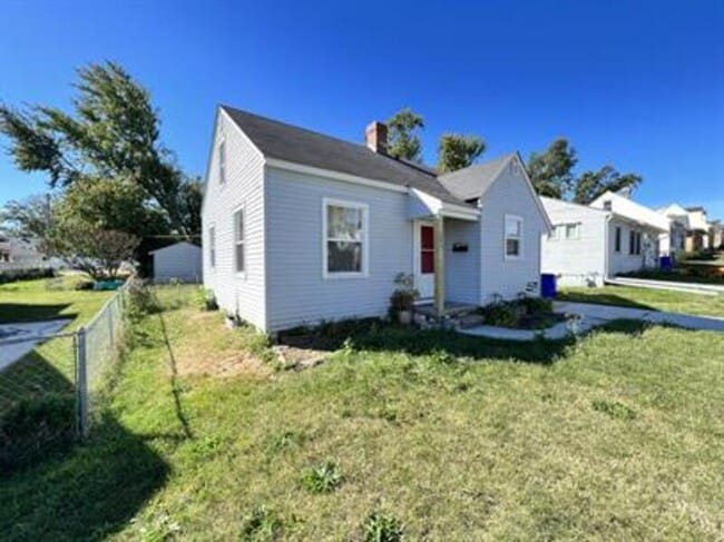 Building Photo - 125 38th St NE