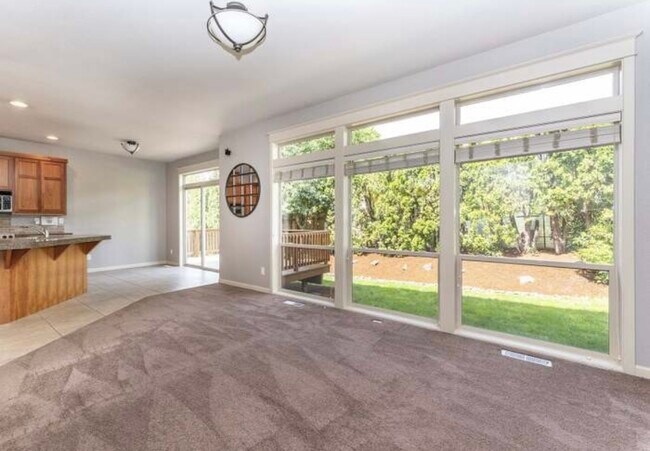 Building Photo - 3081 SE Riesling Rd