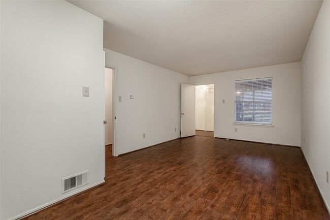 Building Photo - 7544 Brentcove Cir