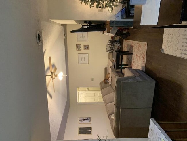 Building Photo - 625 W Edgewood St