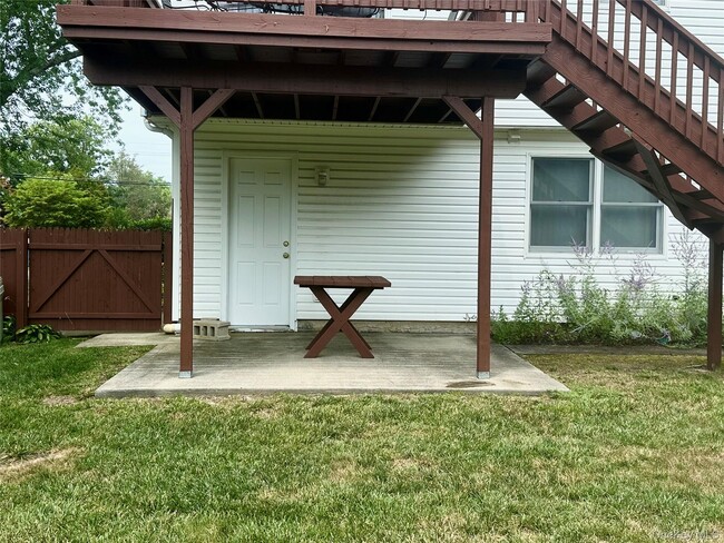 Building Photo - 10 Jackson Ave