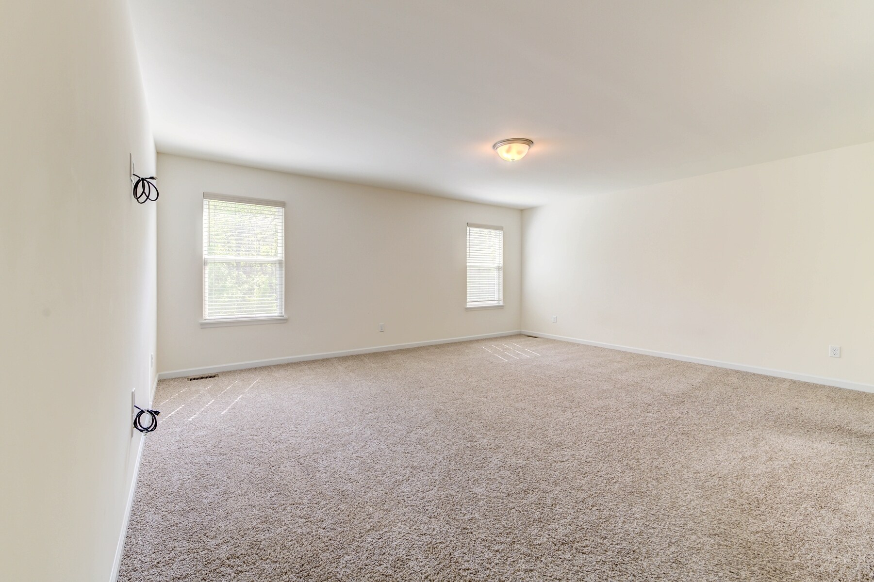 Building Photo - 732 Fox Creek Dr