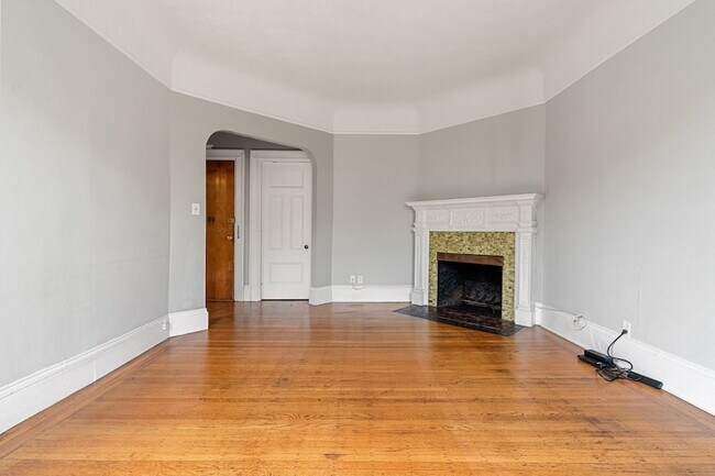 Building Photo - 259 Beacon St